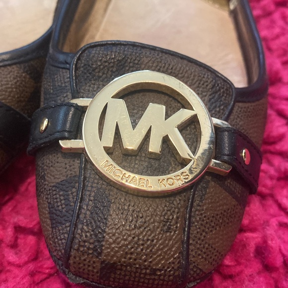 Micheal Kors Flats - Picture 3 of 4